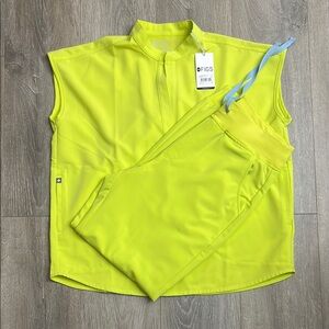 Figs Bright Yellow Scrub Ensemble